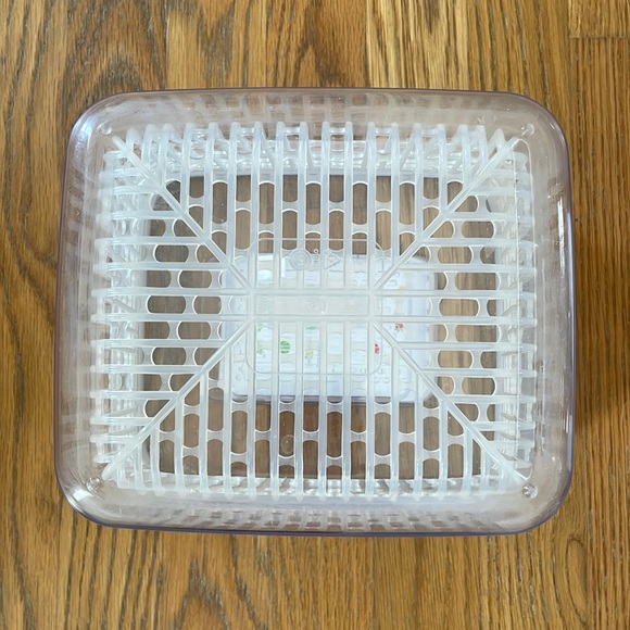 OXO Good Grips Produce Keeper 4.3 QT/ 4 L - Picture 6 of 8